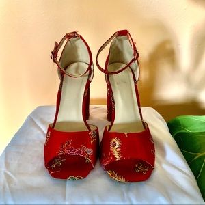 RED CHINESE EMBROIDERED SATIN HEAL